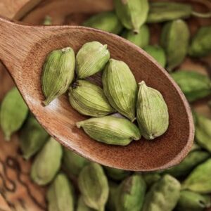Premium Kashmiri Green Elaichi – Fresh Large Aromatic Cardamom Pods | Queen of Spices