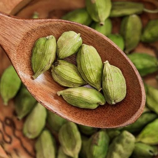 Premium Kashmiri Green Elaichi – Fresh Large Aromatic Cardamom Pods | Queen of Spices