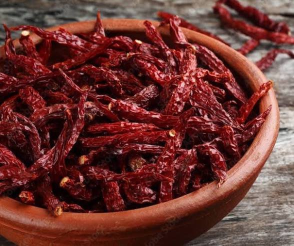 Premium Kashmiri Dried Red Chilli – Whole Vibrant Natural Spice | Mild Heat